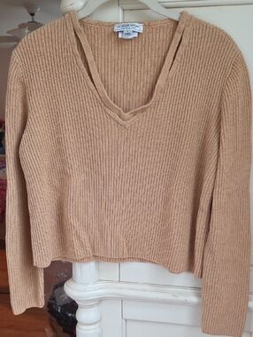 St John Sport Large V-Neck Butterscotch Sweater, Long Sleeve. EUC